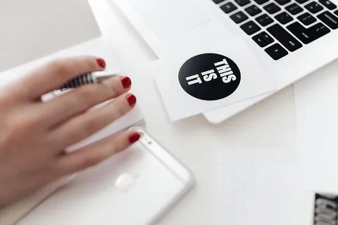 黑白字体句子的俯视图 黑白字体句子的俯视图