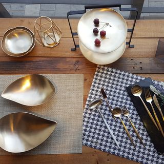 有机碗，桌子软件，室内，高角度视图，室内，准备，碗，桌子