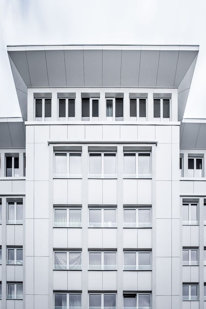 白色建筑照片