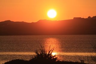 日落，傍晚，海湾，天空，水，自然之美，橙色，风景-自然