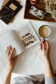 女人看书喝咖啡 女人看书喝咖啡