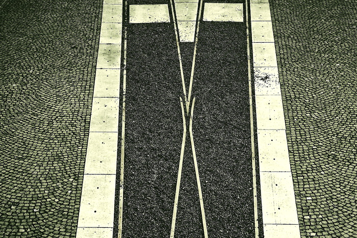 灰色、黑色、纺织品、外观、路面、街景、交通、知识