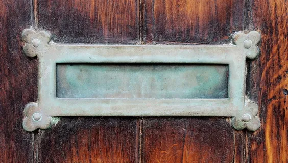 棕色木板、信箱、信件、邮件、邮箱、盒子、邮件、快递