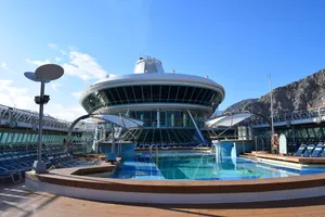旅游、水、建筑、天空、旅游、海洋、户外、现代