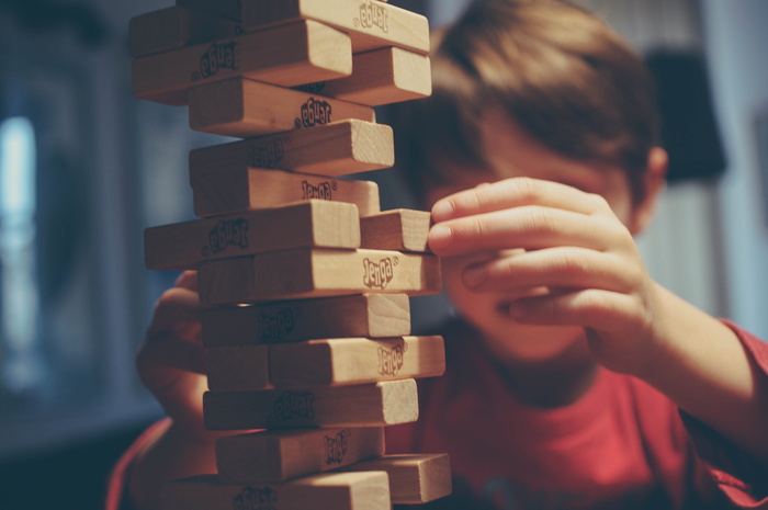 jenga，游戏，玩，手，男孩，孩子，孩子，木头
