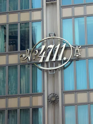 立面，窗户，玻璃，建筑，窗户，玻璃，建筑，广告，香水