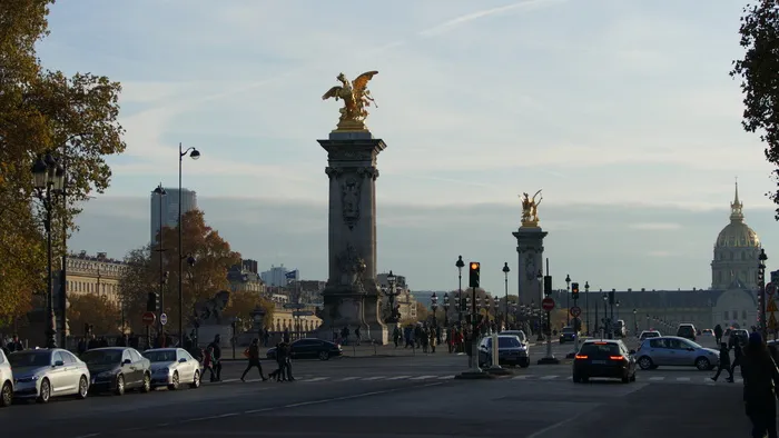 法国、巴黎、亚历山大三世桥、桥、机动车、汽车、运输方式