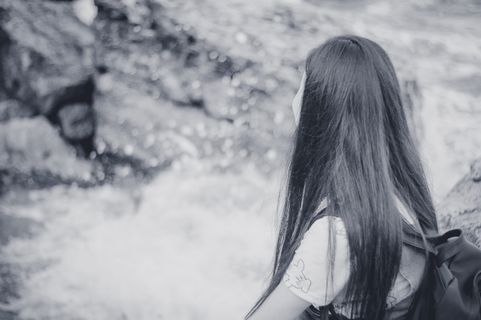 试试女孩，大海，大海那边，下午，夏天，风景，自然，美好