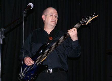 贝斯手, 摇滚音乐家, 低音吉他手, 本地乐队, 吉他手, 电吉他, 5 弦贝斯, Washburn