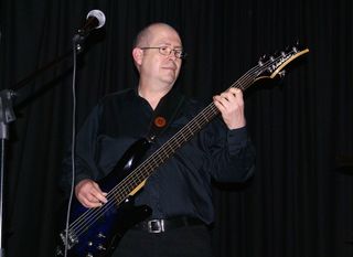 贝斯手, 摇滚音乐家, 低音吉他手, 本地乐队, 吉他手, 电吉他, 5 弦贝斯, Washburn