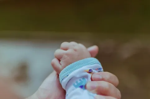 人，抱着，婴儿，手，特写，照片，特写，母亲