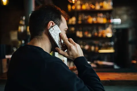 酒吧里的帅哥 酒吧里的帅哥