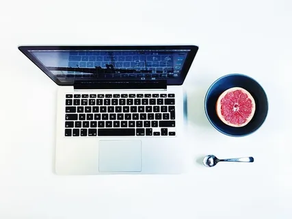 mac、office、minimal、白色、早餐、水果、葡萄柚、工作 mac、office、minimal、白色、早餐、水果、葡萄柚、工作