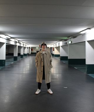 服装，服装，外套，大衣，地板，人，人，套装