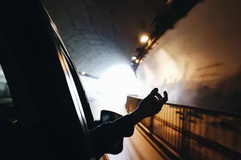 人,手,隧道,车,车,交通,黑暗,光 人,手,隧道,车,车,交通,黑暗,光