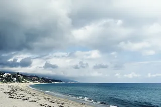 海滩、沙子、水、波浪、海洋、大海、风暴、云