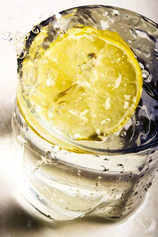 酒精、酒吧、饮料、饮料圈、鸡尾酒、冷饮、杯子、食物