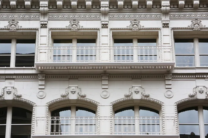 建筑、阳台、建筑、窗户、窗户、立面、建筑外部、建筑结构
