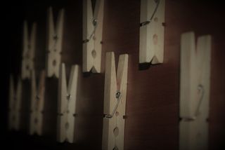 晾衣绳，悬挂，木材，洗衣，木质材料，室内，选择性聚焦，聚焦前景