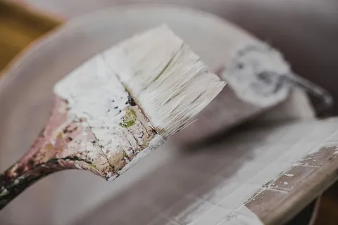 在罐子和画笔里穿线 在罐子和画笔里穿线