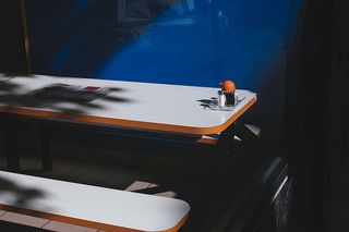 白色野餐桌，室内，家具，桌子，房间，台球桌，台球室，英国