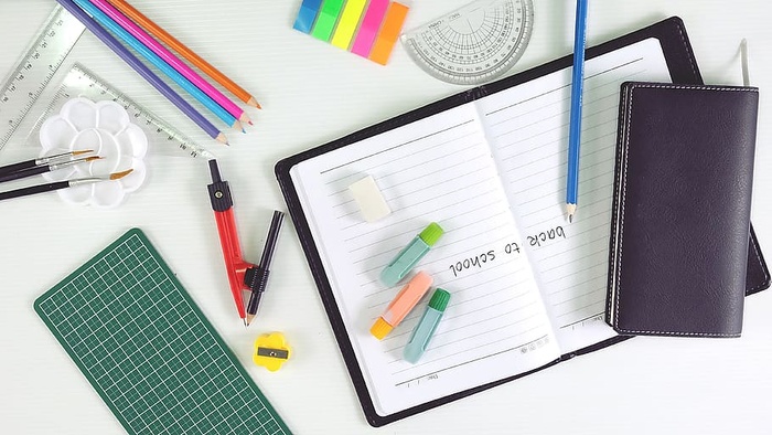 文具，画册，铅笔，尺子，卷笔刀，砧板，蜡笔，记事本