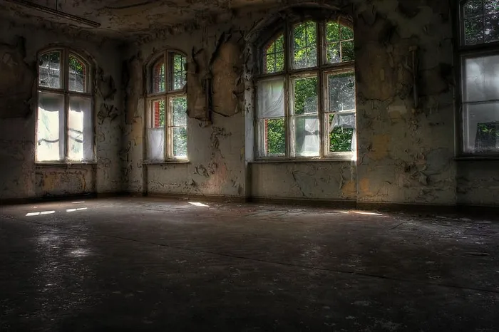 失落的地方，废弃的，腐烂的，建筑的，阴郁的，怪异的，遗忘的，毁灭的