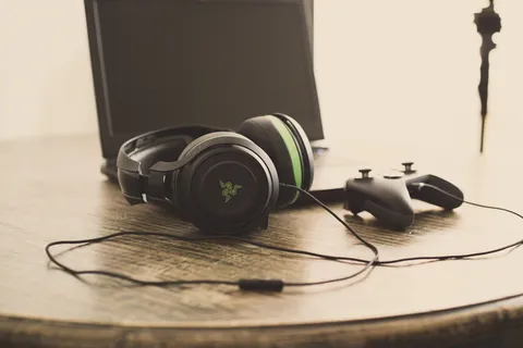 xbox、controller、elite、gamer、razer、headset、technology、table