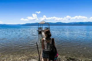 码头，码头，湖泊，户外，人，码头，水，女人