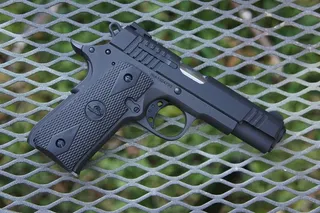 枪，手枪，枪支，武器，无人，保安，图案，金属