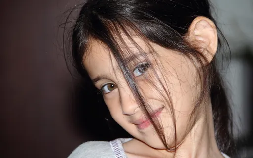 选择性，聚焦摄影，微笑，女孩，脸，肖像，微笑，眼睛