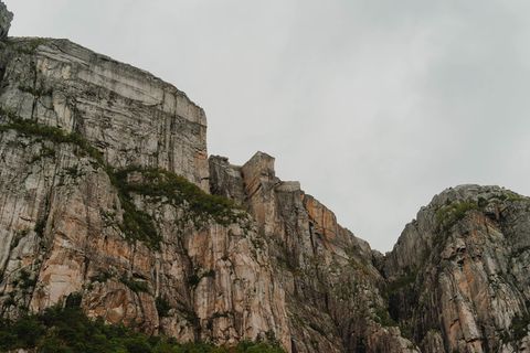 山的低角度视图照片 山的低角度视图照片