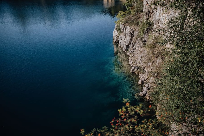 Zakrzówek水库，这座古老的石灰岩采石场被洪水淹没