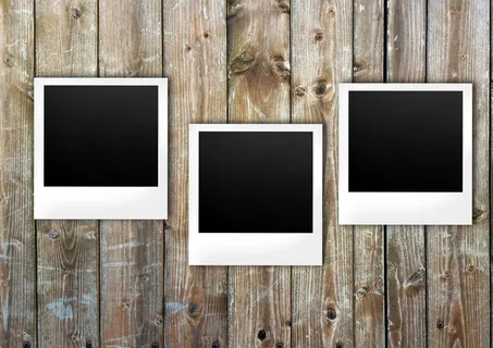 三、白色、木质、框架、墙壁、宝丽来、木板、便笺