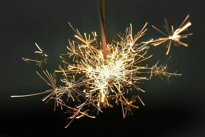 庆祝，庆祝，烟花，灯光，新年，夜晚，火花，照明