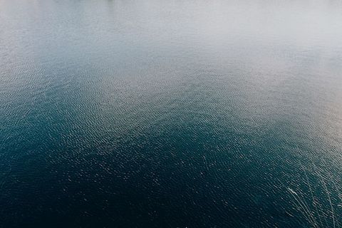 Zakrzówek水库，这座古老的石灰岩采石场被洪水淹没