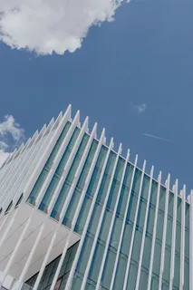 现代白色建筑,建筑师艾利斯·马泰乌斯的EDP总部,葡萄牙里斯本 现代白色建筑,建筑师艾利斯·马泰乌斯的EDP总部,葡萄牙里斯本