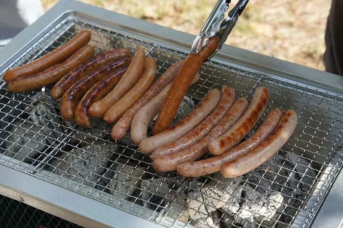 烧烤、香肠、丰盛、美味、食品和饮料、食品、肉类、烧烤