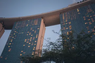 高层建筑低角度摄影