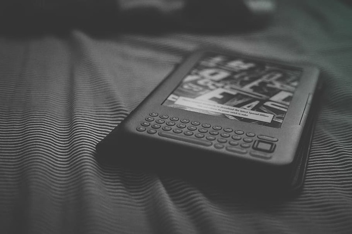 床、黑白、kindle、文学、阅读器、阅读、平板电脑、技术