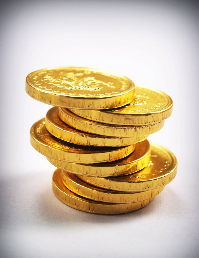 堆叠巧克力硬币，硬币，黄金，现金，孤立，塔，经济，利率