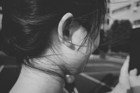 人，人，耳朵，头发，配件，配件，穿孔，耳环