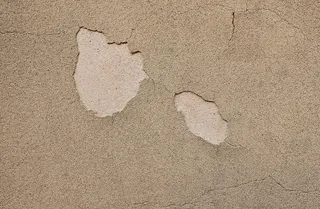 开裂的混凝土表面、地毯、脚印、自然、沙子、室外、污渍、焦油