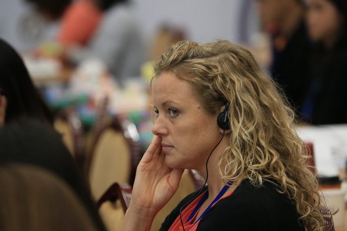 女人，上课，美丽的港口，头像，肖像，女人，附带的人，倾听