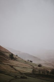 白天拍摄的布朗山