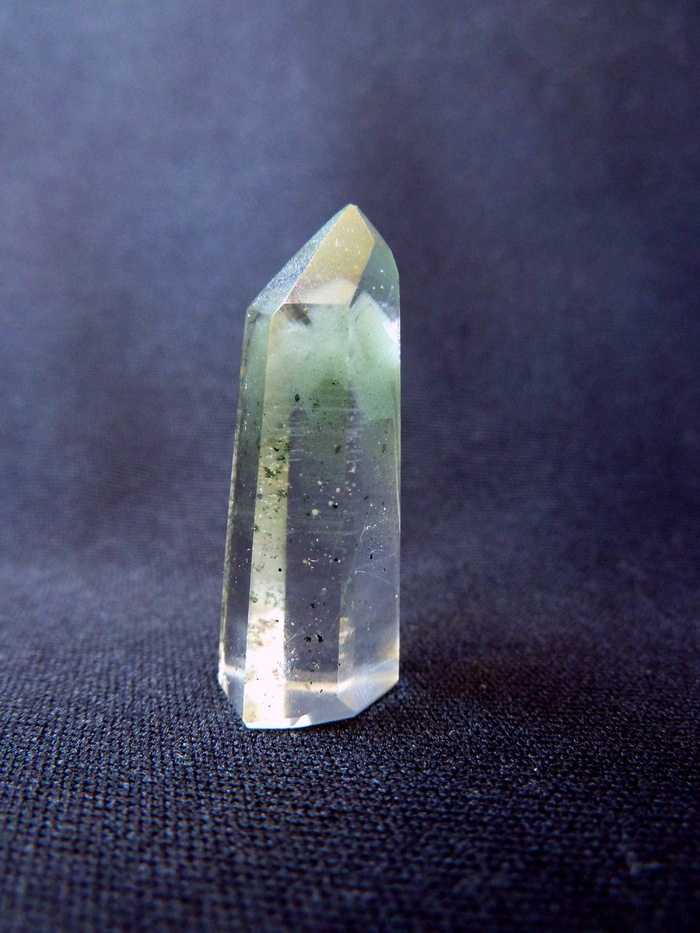 水晶，玻璃状，绿色，宝石顶部，透明至白色，透明，半透明，微光