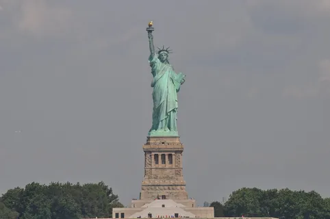 雕像、雕塑、旅游目的地、人类表现、女性肖像、旅游、旅游、建筑