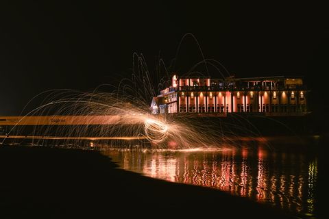 水体旁边的房子