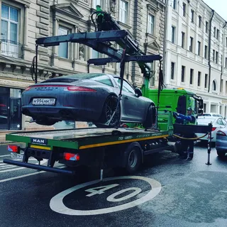 绿色、拖车、举升、灰色、保时捷跑车、混凝土、道路、日间