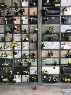 意大利，米兰，纪念公墓，没有人，一大群物品，一天，丰富，完整的框架